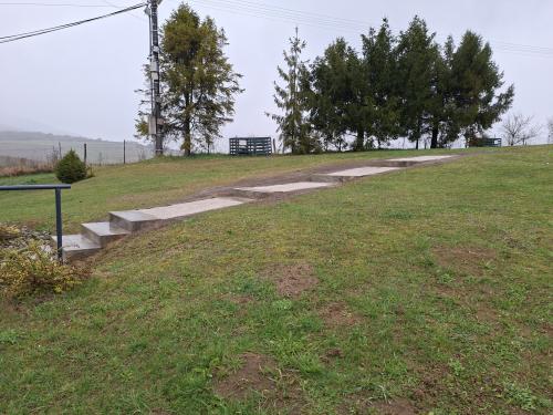 Chodník na cintoríne