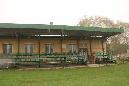 Rekonštrukcia tribúny futbalového štadiónu a striedačiek náhradníkov