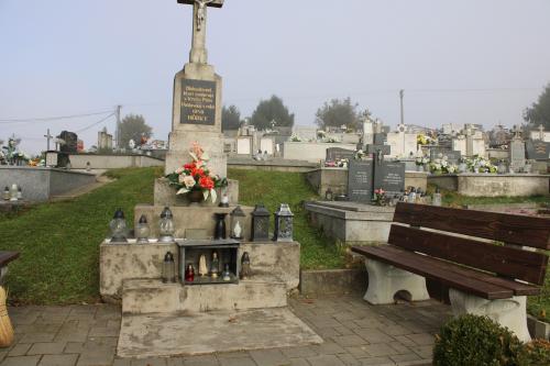Rekonštrukcia lavičiek na cintoríne